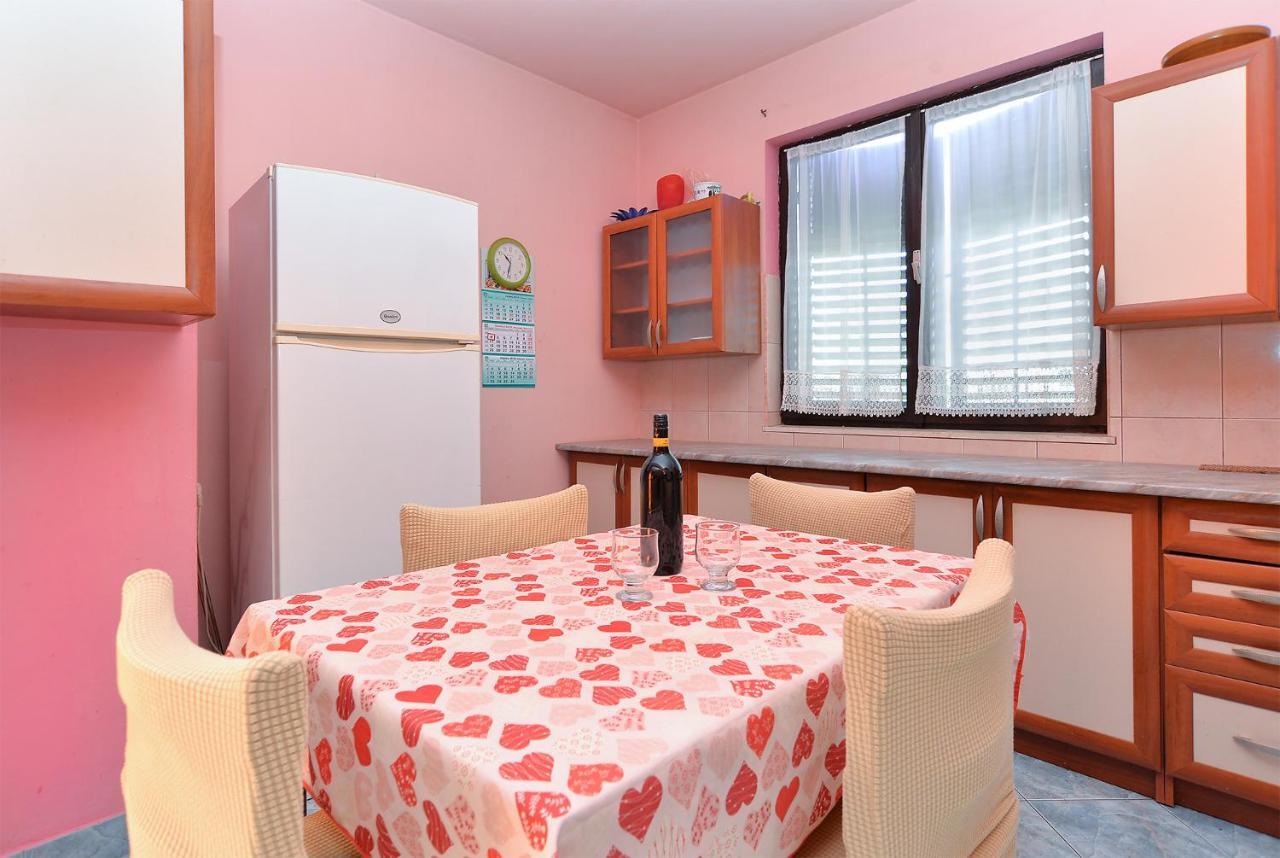 Apartments Danijel 1956 พูลา ภายนอก รูปภาพ