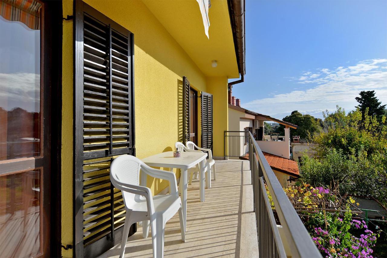 Apartments Danijel 1956 พูลา ภายนอก รูปภาพ