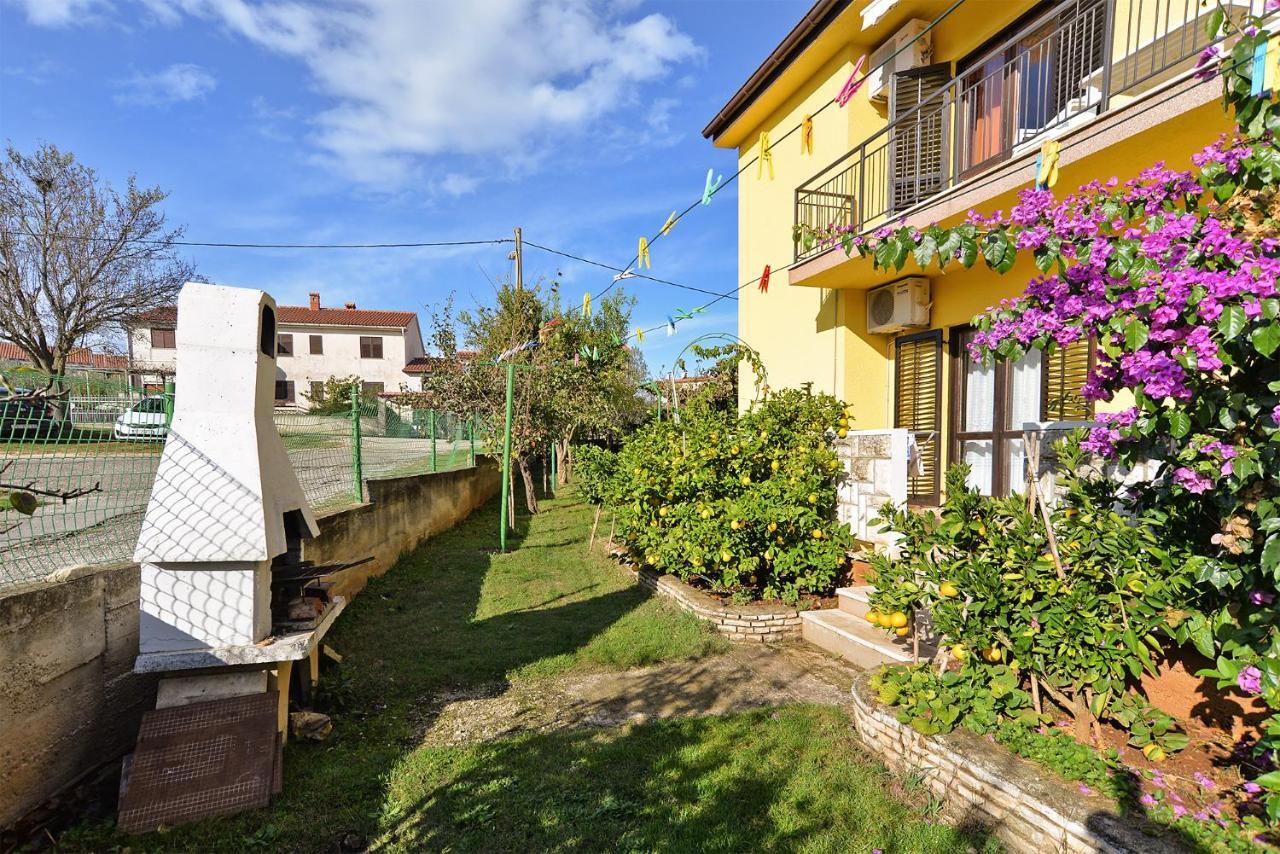 Apartments Danijel 1956 พูลา ภายนอก รูปภาพ