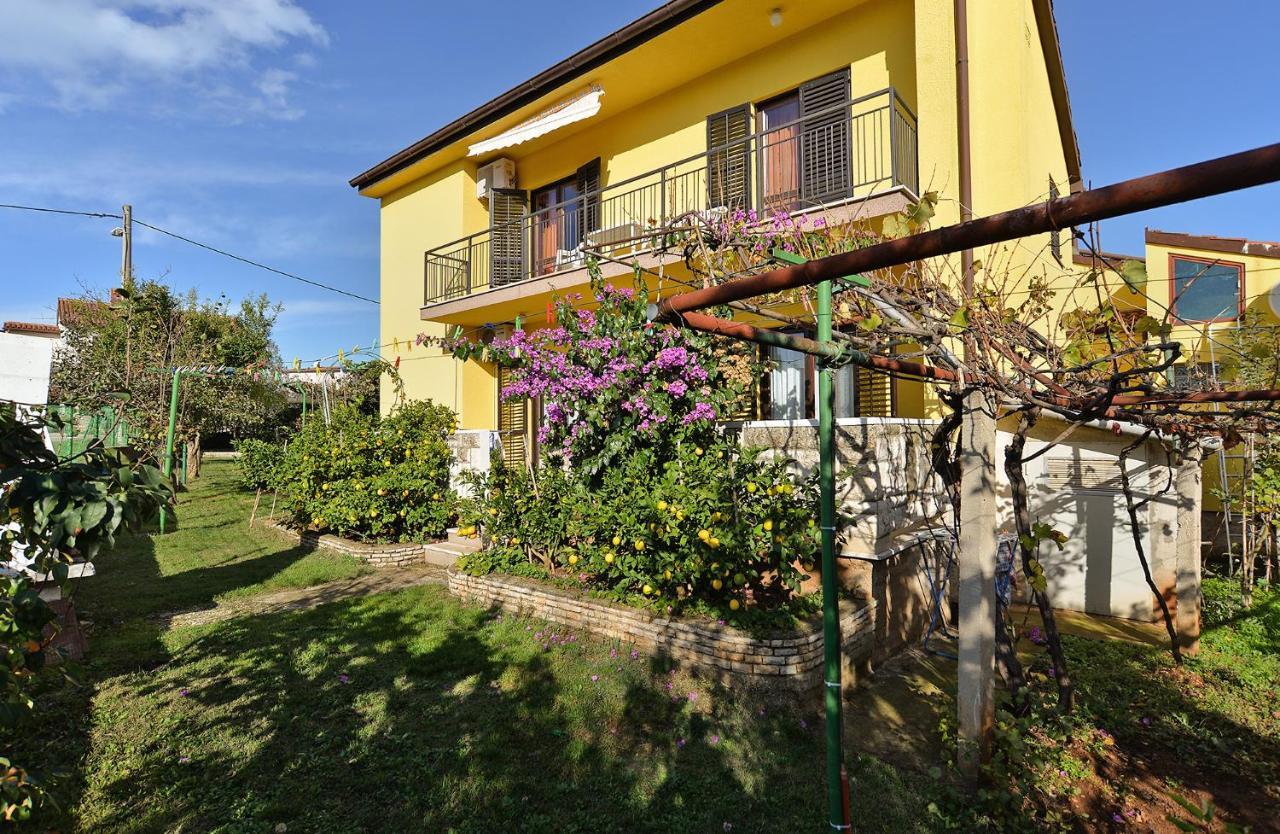 Apartments Danijel 1956 พูลา ภายนอก รูปภาพ